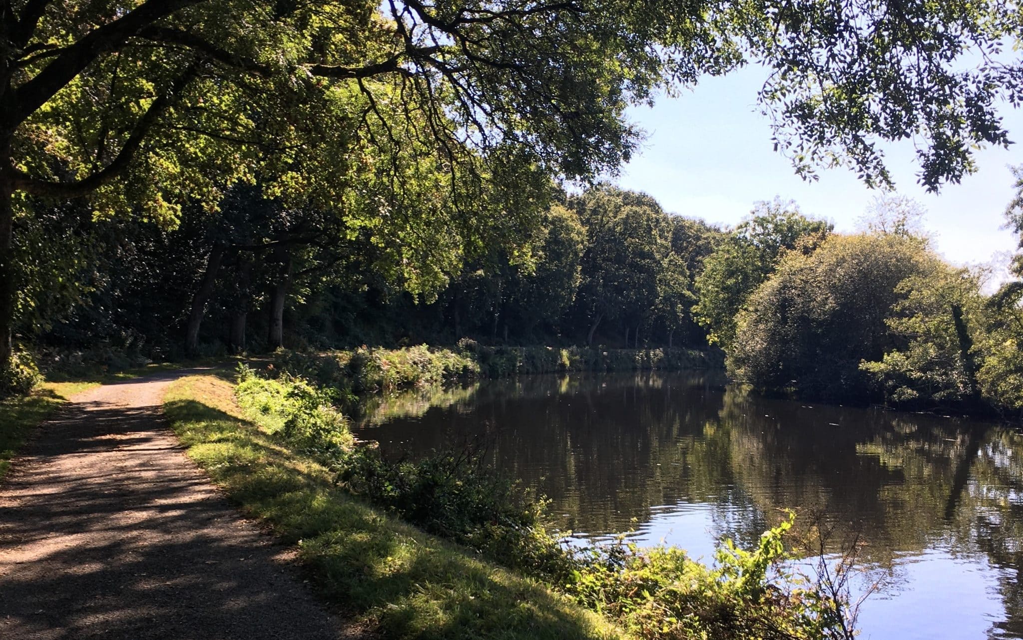 Photo au bord d'un fleuve lors d'un stage de jeûne